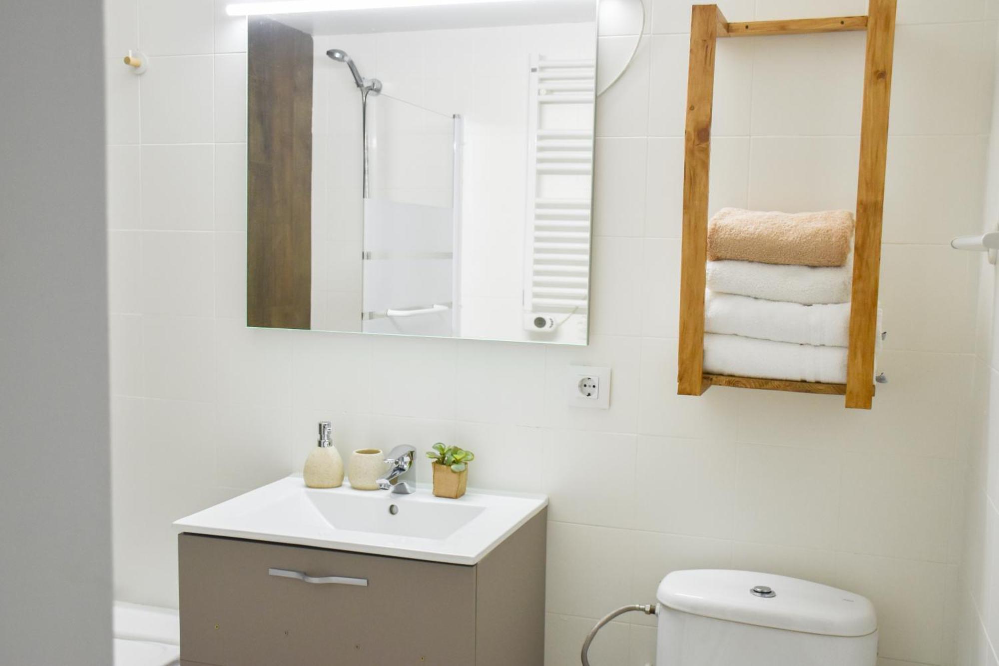 La Neu Studio Neuf Pour 4 Pax En Centre Ville Pas De La Casa Bagian luar foto